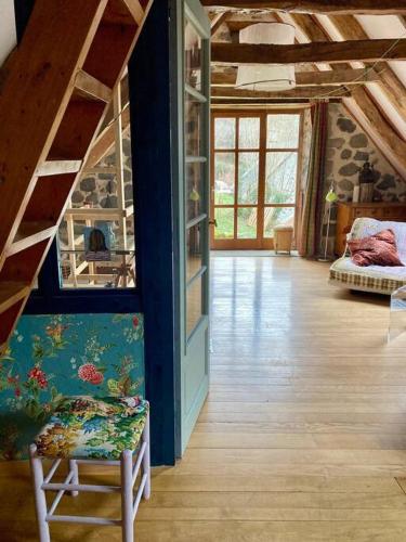 Havre de paix rénové avec amour, espace yoga . (Havre de paix renove avec amour, espace yoga .) in Pailherols