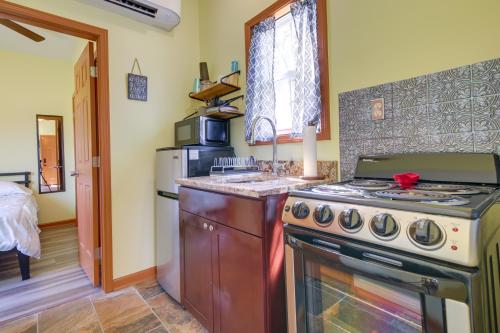 Quiet Millington Tiny House Near Naval Air Base! in Millington, USA
