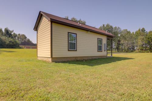 Quiet Millington Tiny House Near Naval Air Base!