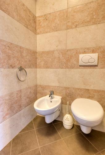 Hotel Augustus - image 5