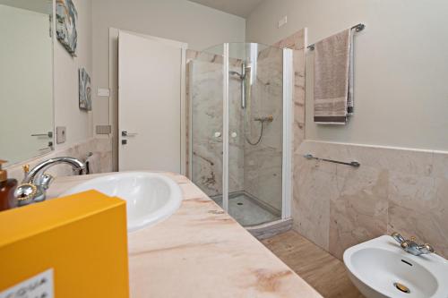 LUXURY VILLA ORIZZONTI - Regarda Travel - image 4