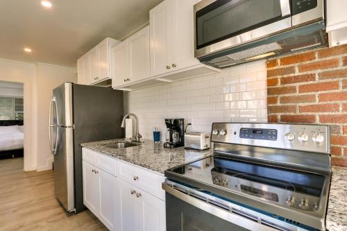 Chic Newark Vacation Rental 3 Mi to Airport! in Newark, USA