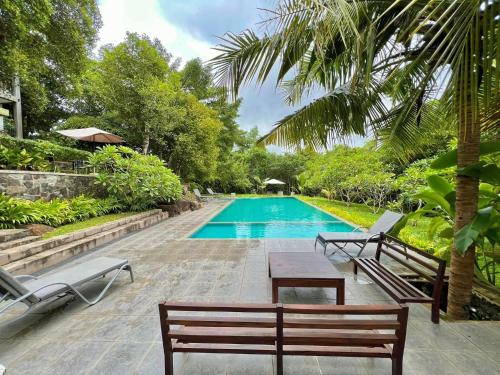 Hikka Secret Lake Resort