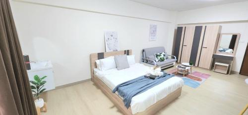 New Renovated room near DMK/BTS/Impact/Government