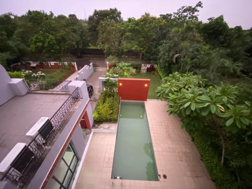 Raichak 3BHK 26ft Pool Villa