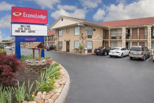 Econo Lodge on the River Sevierville-Pigeon Forge