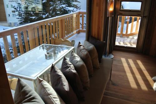 Backstage Hotel Chalet Rooms - image 11