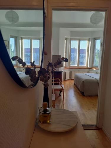Top-floor studio, near park & sea, great transit, Helsinki (foto 10)