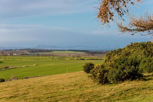 Stunning Stables Cottage in East Lothian Country Estate in Норс Бервік