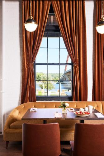 The Confluence Hotel in Hastings, USA