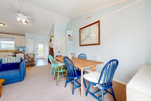 Cap'n Stilts Cap'n Stilts