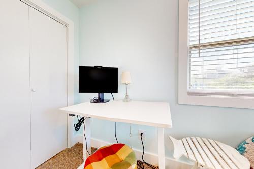 Cap'n Stilts Cap'n Stilts