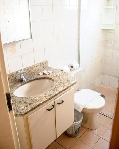 One-Bedroom Apartment with Two Single Beds image 9