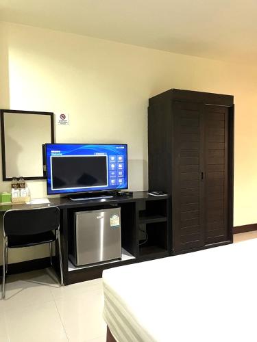 T.P. Place Hotel thumbnail 5