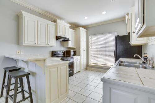 Canalfront Baton Rouge Home with Patio 6 Mi to LSU! in Baton Rouge, USA
