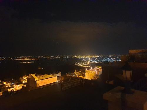 Mardin tarihi ulu Cami yanı, tarihi Konak