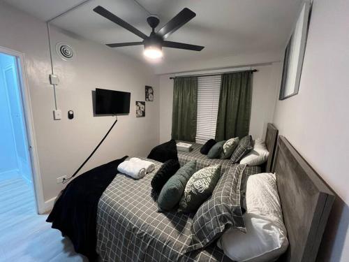 Townhouse Retreat: 3 miles from Beale St in Memphis, USA