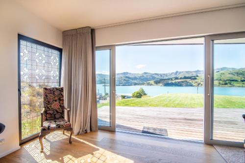 Views Views Views - Taka Retreat - Akaroa Home