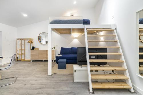 WHome Urban Escape: 1-BR w/mezzanine near Campo Ourique, Lisbon