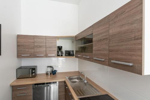 T&K Apartments - 2 Room Apartment - Ground Floor, Düsseldorf (photo 6)
