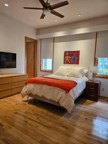Greensboro Lakefront House -K Idol House in McLeansville, USA