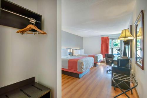 Queen Room with Two Queen Beds - Non-Smoking