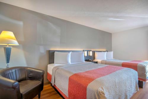 Queen Room with Two Queen Beds - Non-Smoking
