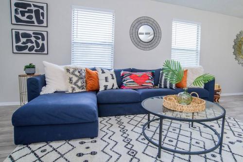 Cactus Haus-Relaxing Home 5 miles from Downtown New Braunfels in New Braunfels, USA