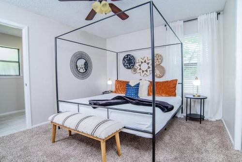 Cactus Haus-Relaxing Home 5 miles from Downtown New Braunfels in New Braunfels, USA