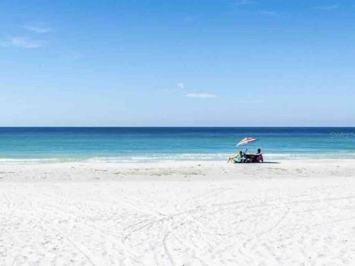 Blue Water Beachside Villa 1 in Clearwater Beach, USA