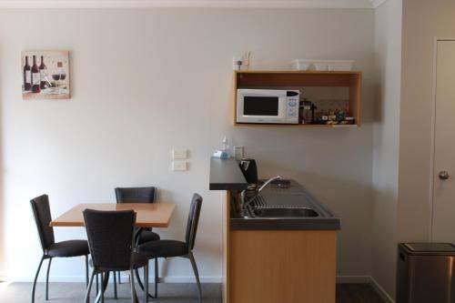 ห้องครัว, ASURE Kaimai View Motel in คาติคาติ
