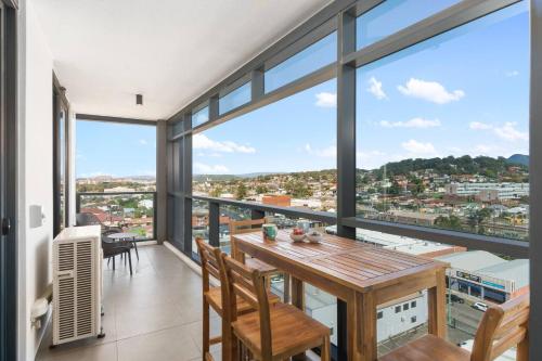 'Highview Escape' Central Wollongong Panorama Living