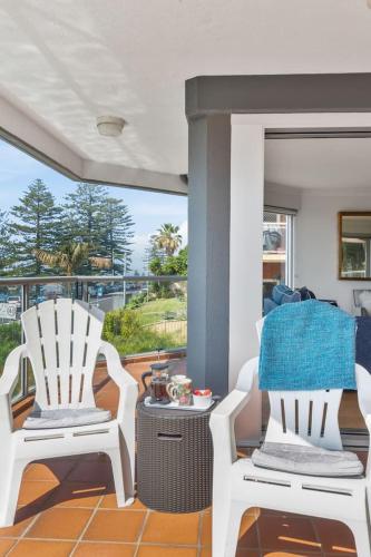 Oceanview Escape - Idyllic Beachfront Dreaming