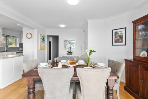 Oceanview Escape - Idyllic Beachfront Dreaming