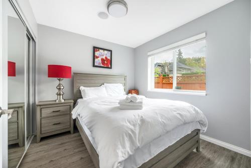 Stylish Dual Bedroom Suite in Van West in Vancouver, Canada