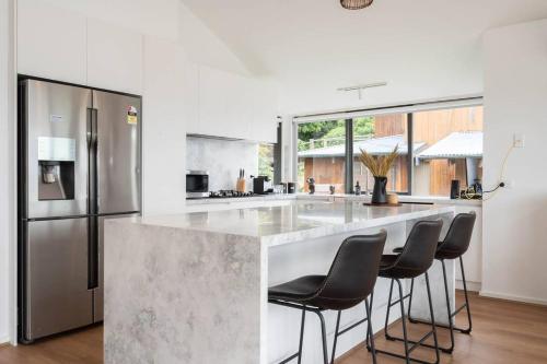 Bay Horizons - Grand Panoramic Coastal Escape, Mount Martha (photo 9)