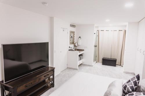 SilverWhite Condo Room Type - One-Bedroom Apartment