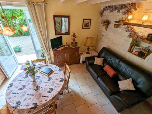 Charmant gîte au bord de la rivière avec jardin et wifi - FR-1-653-162 (Charmant gite au bord de la riviere avec jardin et wifi - FR-1-653-162) in Montignac-Charente