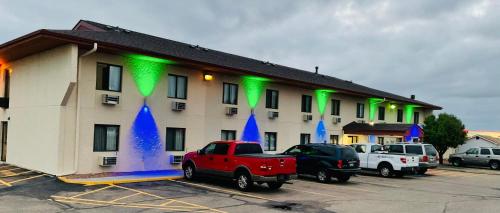 Budget Host Inn - image 10