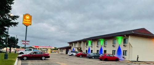 Budget Host Inn - image 6