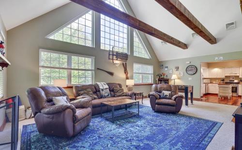 Mt. Maplewood Chalet in Pocono Lake, USA