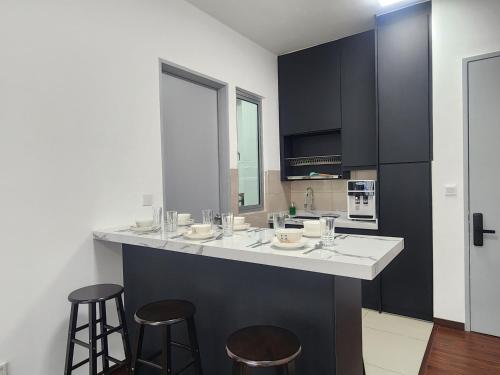 2rooms Cozy Minimalist 1-6pax Columbia UiTM Netflix 2rooms Cozy Minimalist 1-6pax Columbia UiTM Netflix