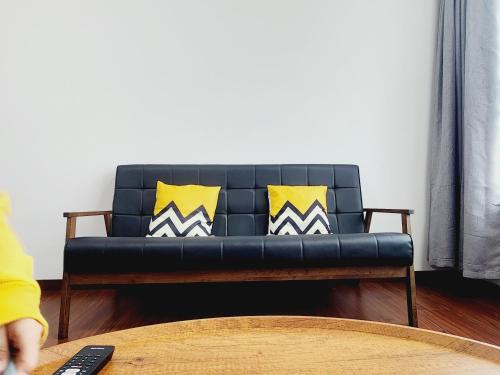 2rooms Cozy Minimalist 1-6pax Columbia UiTM Netflix 2rooms Cozy Minimalist 1-6pax Columbia UiTM Netflix