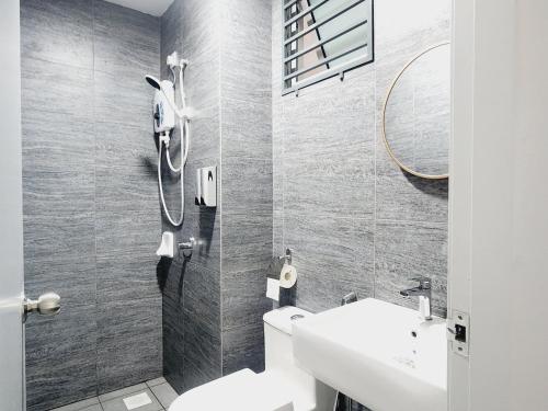 2rooms Cozy Minimalist 1-6pax Columbia UiTM Netflix 2rooms Cozy Minimalist 1-6pax Columbia UiTM Netflix