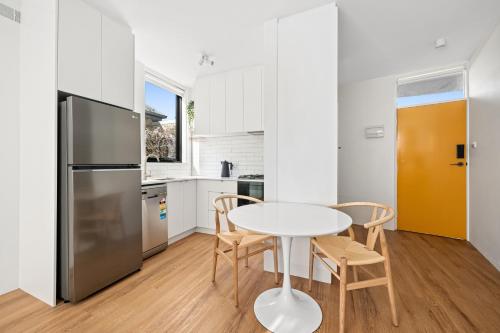 깁스랜드 지역 Peppertree Apartments 4성급 게스트하우스 수영장