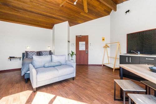 Aquarius Backpacker Resort Room Type - Queen Room with Balcony