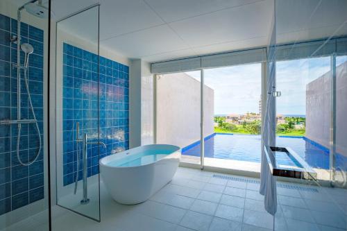 room detail thumbnail 2