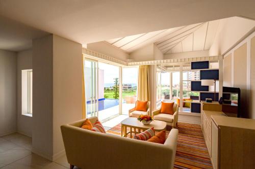 Pool Villa Premier 2st Floor with Lounge Access