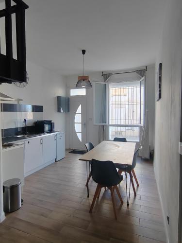 Bel appartement - Location saisonnière - Nîmes