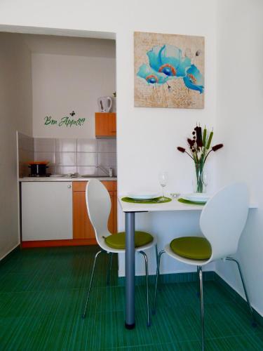 Apartments & Rooms Marinka 4